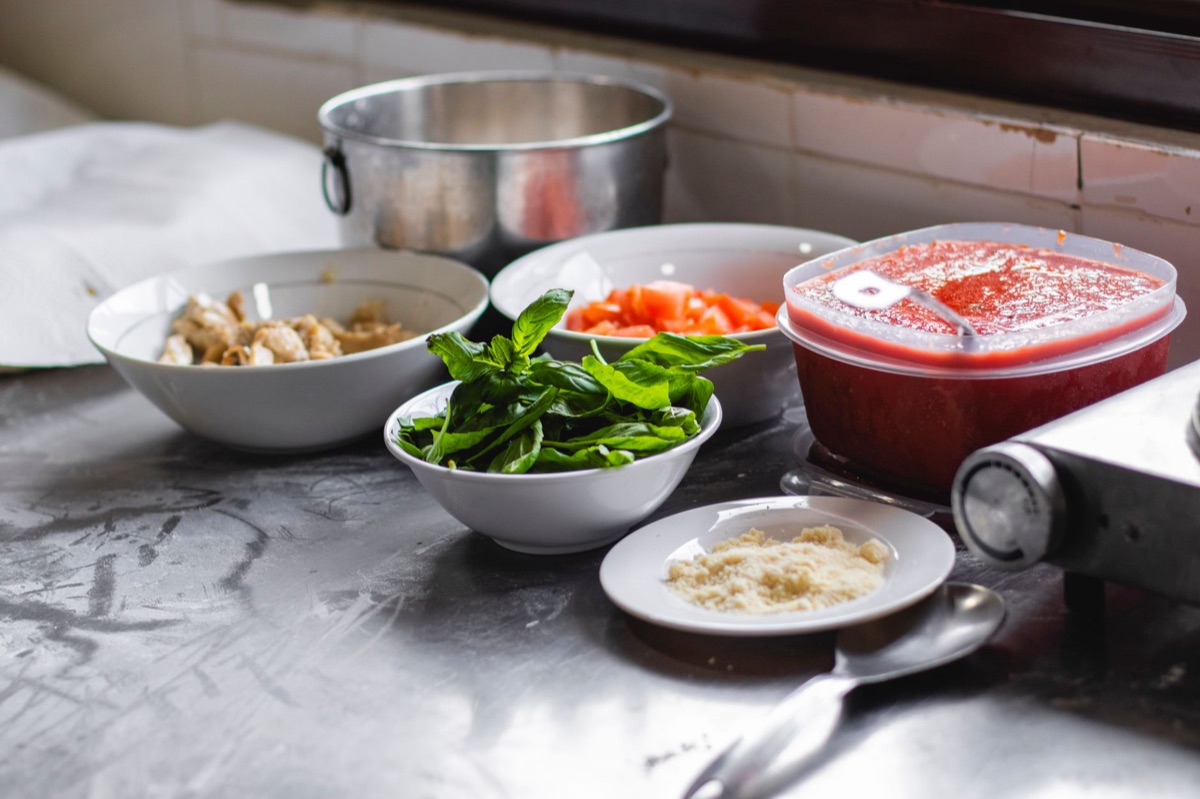 hond voer bowl met ingrediënten